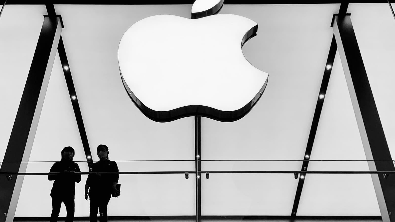 애플 WWDC 2026에서 공개된 iOS 27과 Siri AI 업데이트를 상징하는 개발자 콘퍼런스 이미지